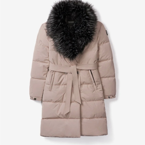 Woman’s Mid Length Parka - Picture 2 of 6